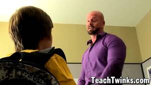 Male Teacher Anal - Hunky teacher anal fucks young gay pupil - XNXX.COM