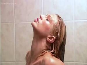 Amber Smith Porn Star - Busty Pornstar Amber Smith Caught Masturbating In The Shower :  XXXBunker.com Porn Tube