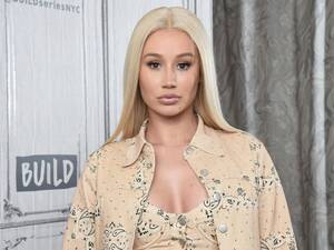 Iggy Azalea Porn Photoshop - Iggy Azalea gets candid about 'fake breasts' and OnlyFans