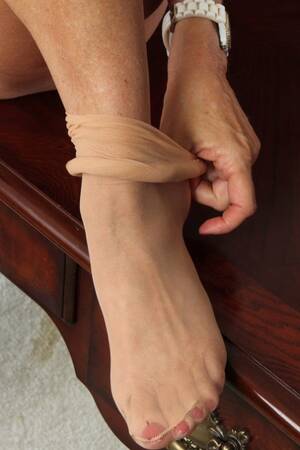 granny feet gallery - Granny Feet Porn Pics - PornPics.com