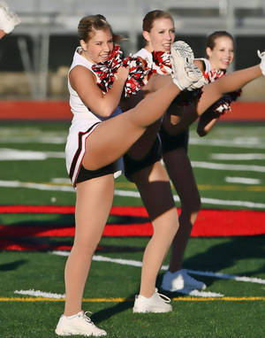 college cheerleaders upskirt glossy pantyhose - USC Song and College Cheerleaders in Pantyhose : Photo