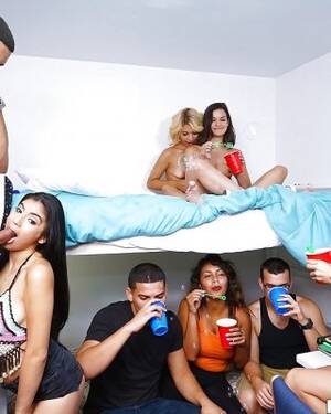 latina coed dorm sex - Latina coed Michelle Martinez and drunk dorm friends engage in sex party  games Porn Pictures, XXX Photos, Sex Images #2516943 - PICTOA