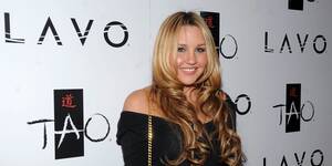 Amanda Bynes Jennie Garth - Amanda Bynes hospitalized: her difficult life in the spotlight | Fox News