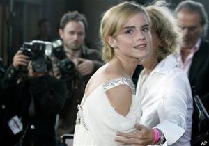 Emma Watson Porn Teacher - Emma Watson Topless Photo Scandalizes Brown | HuffPost College