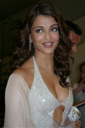 Aishwarya Rai Nude - Sparkling assets | Aishwarya rai photo, Bollywood actress, Actress aishwarya  rai