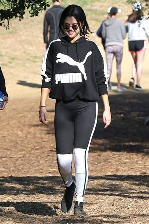 Disney Porn Selena Gomez Tights - Selena Gomez Looks Healthy Post-Rehab on Christmas Hike: See Pics!