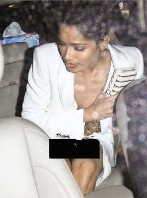 indian actresses wardrobe malfunction - Bollywood Actresses Wardrobe Malfunction Pics - Free Sexs 21 Pictures