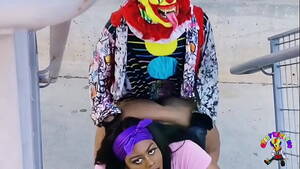 ebony clown xxx - Juicy Tee Gets Fucked By Gibby The Clown On A Busy Highway During Rush Hour  - xxx Mobile Porno Videos & Movies - iPornTV.Net