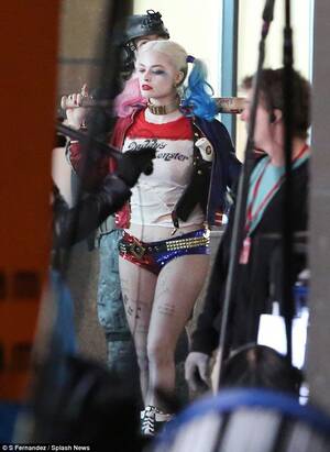 Margot Robbie Suicide Squad Porn - Clatto Verata Â» First Look at Margot Robbie as Harley Quinn in 'Suicide  Squad' - The Blog of the Dead