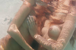 Lesbians Underwater - Enjoy ...