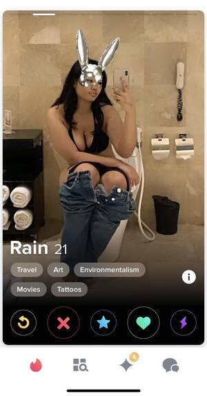 Cute Rain Porn - You guys find this cute?? ðŸ¤¦ðŸ»â€â™‚ï¸ : r/Tinder