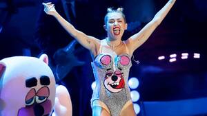 Miley Cyrus Dildo Porn - Top 10 complaints to the FCC about Miley Cyrus' VMA performance | Salon.com