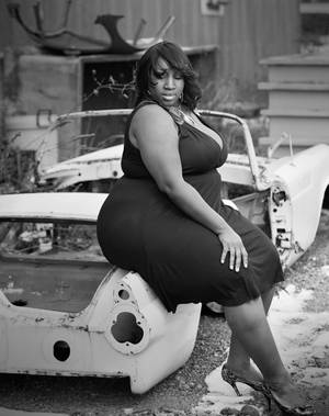 black bbw beauty - that ass on the junked car. Really junk in the trunk!