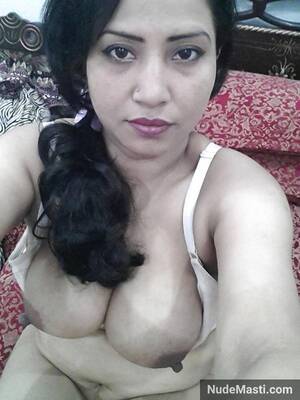 fat desi tits - Horny Delhi bhabhi big boobs and fat pussy pics- Desi xxx gallery