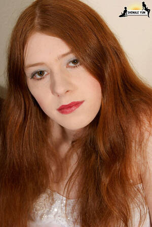 alice amuze shemale yum - Redhead tranny babe! - XXX Dessert - Picture 3