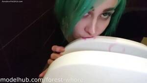 lesbians licking toilet - Licking public toilets (ForestWhore)