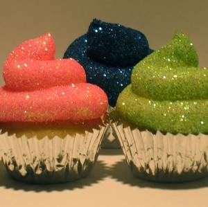 Lil Cupcake Porn - Birthday cupcakes... what girl doesn't love a little bling. ;)