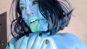 Neytiri Lesbian Porn - Neytiri cosplayer from Avatar sucking her huge tits - Cosplay Porn Tube