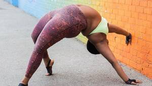 black yoga - How One Plus-Size Woman Is Changing the Way We See Yoga | Teen Vogue