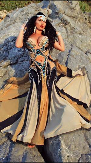 Arab Belly Dancer Natalia - Wow! #BellyDancingMusic