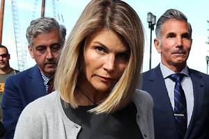 Lori Loughlin Porn - Felicity Huffman's 14-Day Jail Sentence Is Reportedly Weighing on Lori  Loughlin | Vanity Fair