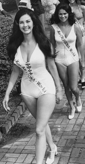 Lynda Carter Fucking Porn - Lynda Carter representing Arizona at the Miss World USA 1972 :  r/OldSchoolCool