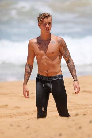 justin bieber naked beach videos - Justin Bieber Hawaii Beach Photos â€” 'Beauty And A Beat' Singer Enjoys  Summer Day On Shore | Radar Online