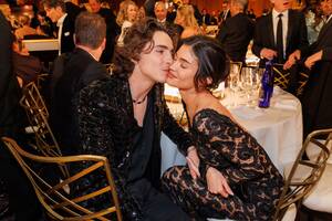 Full House Celebrities Fake Porn - Kylie Jenner and TimothÃ©e Chalamet's Full Relationship Timeline