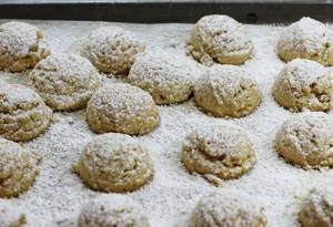 Mexican Wedding Porn - Pecan Puffs Mexican Wedding Biscuits or Kourabiethes? I just call them  YUMMY! [OC