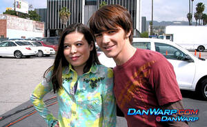 Drake Bell Miranda Cosgrove Porn - Drake Miranda and Josh Hug