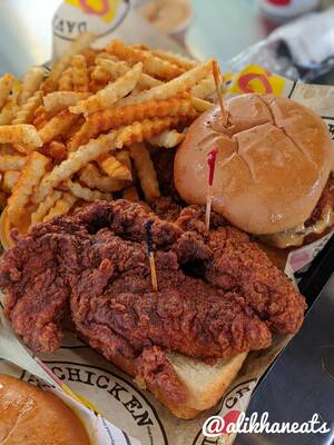 Hot Chicken Porn - Dave's Hot Chicken ~ Los Angeles - Ali Khan Eats