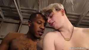 Emo Black Gay - White emo guy gets nailed by a black man | xHamster