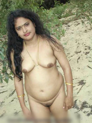 curvey mature indian wemon nude - ... chubby-hairy-twat-desi-indian-bhabhi ...