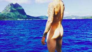 Justin Bieber Tits - 14 of the Barest Celebrity Butts on Instagram