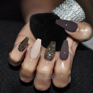 Black Stars With Nail Polish - 27 Fall Nail Art Designs You'll Love