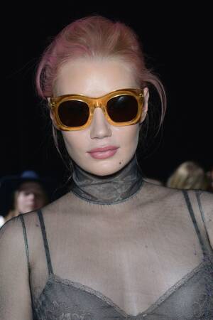 2016 Iggy Azalea Nude Porn - Iggy Azalea Debuts Pink Hair at Paris Couture Fashion Week 2016 | Vogue