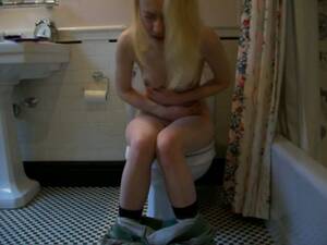 naked girls on toilet - Naked girl pooping on toilet - ThisVid.com