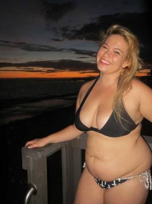 Hot Sexy Chubby Women - Chubby Girls in bikinis