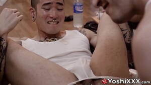 asian food xxx - Asian gays ass filled with various food - XNXX.COM