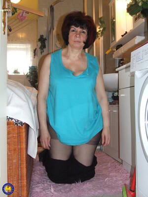 Mature Amateur Porn In Blue Dress - Big breasted amateur granny cleaning a house and playing with her hairy  pussy - Mature.nl