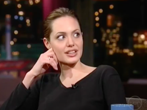 Angelina Jolie Slave Porn - Resurfaced Angelina Jolie Interview Is Being Called 'Awkward' And 'Sexist'