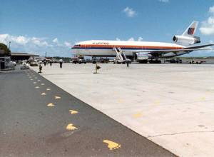 Airline Porn Body Search - July 1, 1986 pre-jetway days â€” at Maui Kahului Intl Airport.