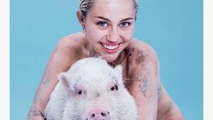 Miley Cyrus Porno - Foto: Miley Cyrus posa fazendo caras e bocas em vÃ­deo que foi exibido na  abertura do NYC Porno Festival - Purepeople