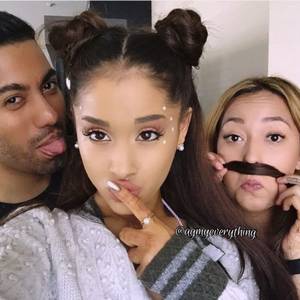 Ariana Grande Alien Porn - Daniel Chinchilla on Ariana Grande-Style Makeup