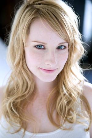 Judy Greer Big Bang Theory Porn - Melissa Rauch: The buxum biology beauty from the Big Bang Theory.