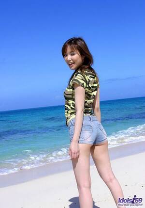 av idol beach - Gorgeous japan idol Yua Aida on beach showing body - Pichunter