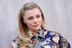 Chloe Grace Moretz Porn Captions - ChloÃ« Grace Moretz says older men on set 'infantilized' her