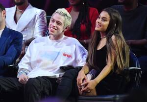 Ariana Grande Facial Porn - Pete Davidson le dice \