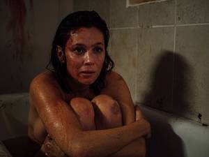 Netherlands For Anna Friel Porn - No nudity: When Anna Friel sat in a tub for a scene in her latest