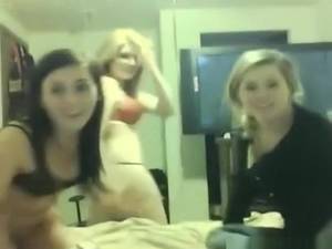 3 girls on webcam - Teens webcam flashing porn - Preview hq.mp4 jpg 624x468